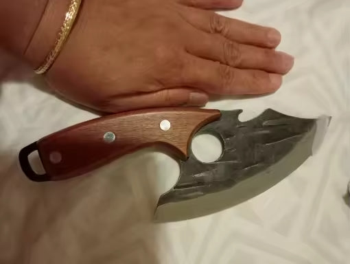 Tamaño del cuchillo junto a la mano