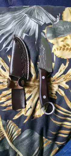 Cuchillo de acero inoxidable y funda